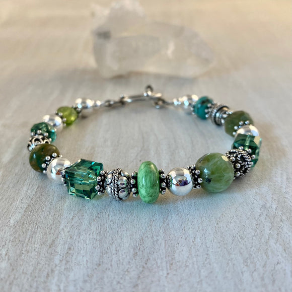 Natural Emerald Crystal Bracelet, Women's Fashion, Jewelry & Organisers,  Bracelets on Carousell